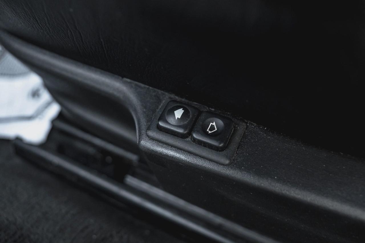 1987 BMW 6 Series M6 MANUAL | SUNROOF | ONE OWNER | LEATHER Photo