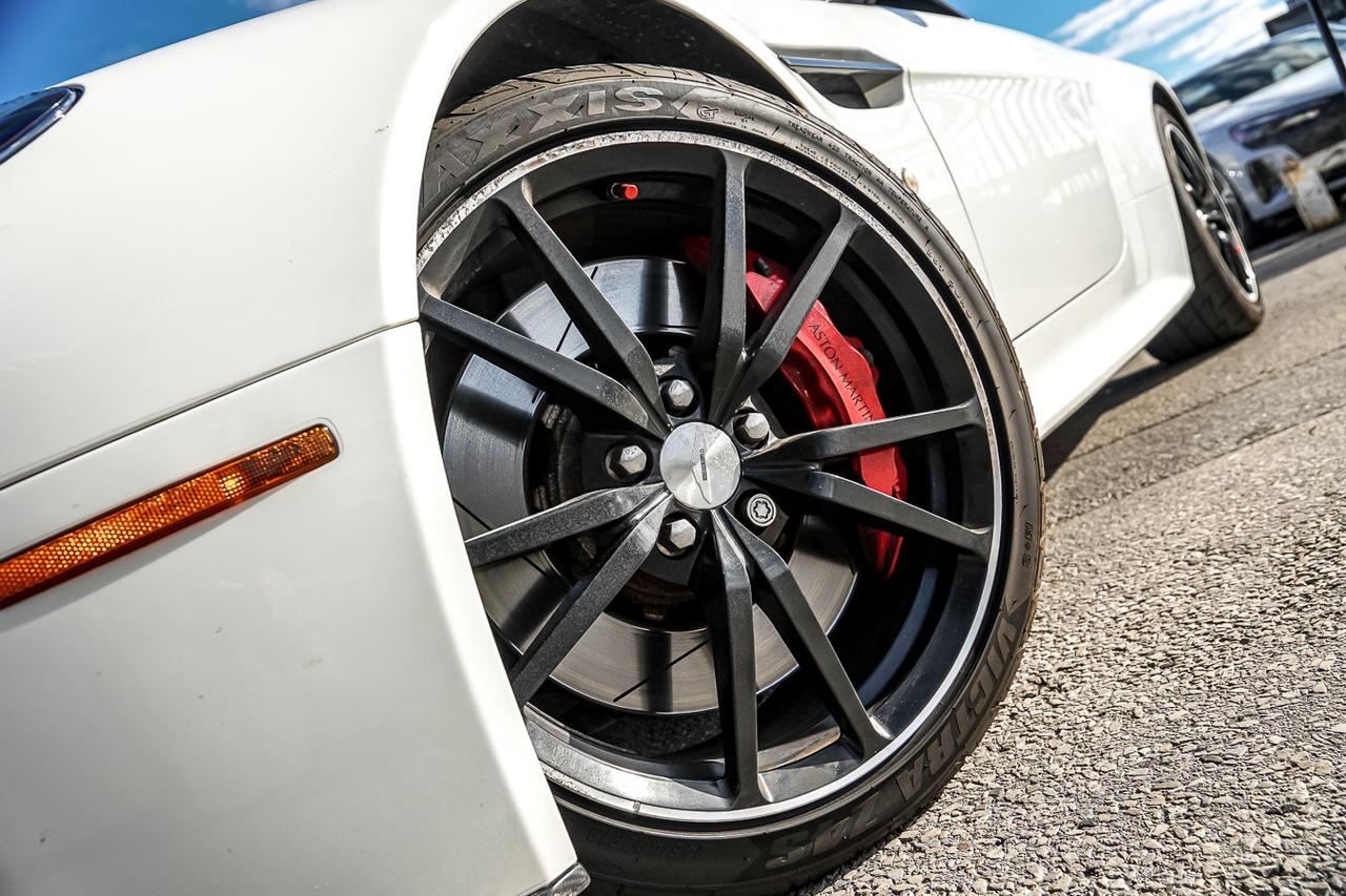 2014 Aston Martin V8 S COUPE | CARBON FIBER PKG | NAVI | CAM | Photo4