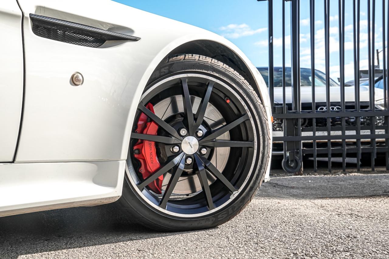 2014 Aston Martin V8 S COUPE | CARBON FIBER PKG | NAVI | CAM | Photo