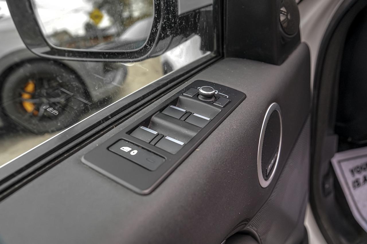 2022 Land Rover Discovery S P300 AWD | CLEAN CARFAX | NAVI | SUNROOF | BSM | Photo