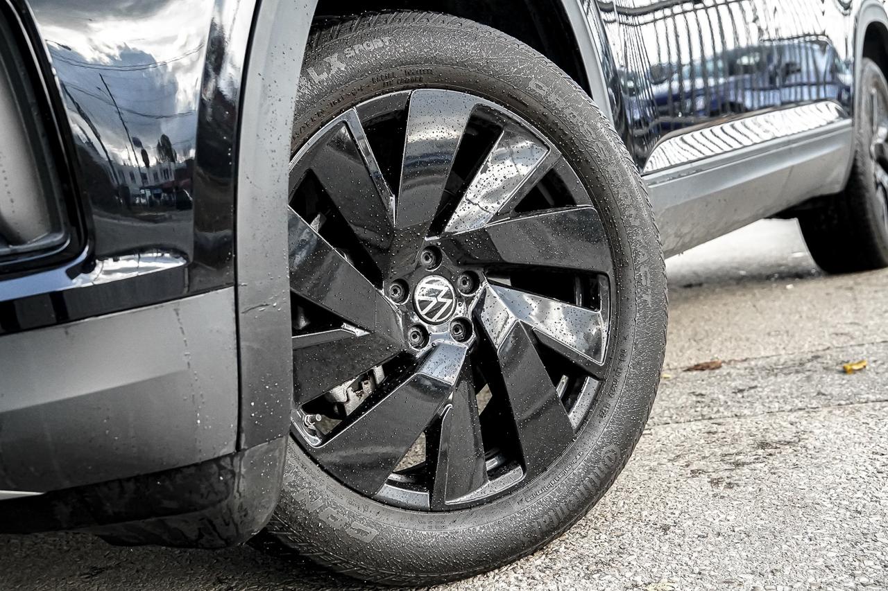 2024 Volkswagen Atlas Cross Sport COMFORTLINE | 4MOTION | BSM | LEATHER INT | COOLED Photo3