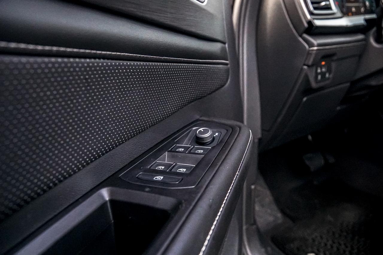 2024 Volkswagen Atlas Cross Sport COMFORTLINE | 4MOTION | BSM | LEATHER INT | COOLED Photo