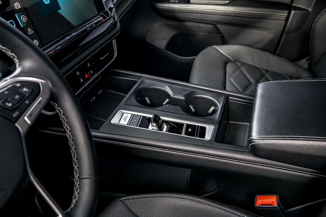 2024 Volkswagen Atlas Cross Sport COMFORTLINE | 4MOTION | BSM | LEATHER INT | COOLED Photo