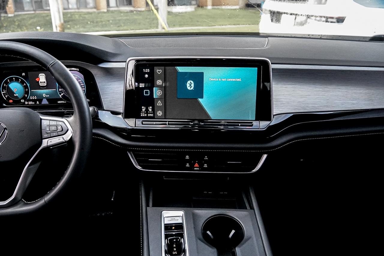 2024 Volkswagen Atlas Cross Sport COMFORTLINE | 4MOTION | BSM | LEATHER INT | COOLED Photo