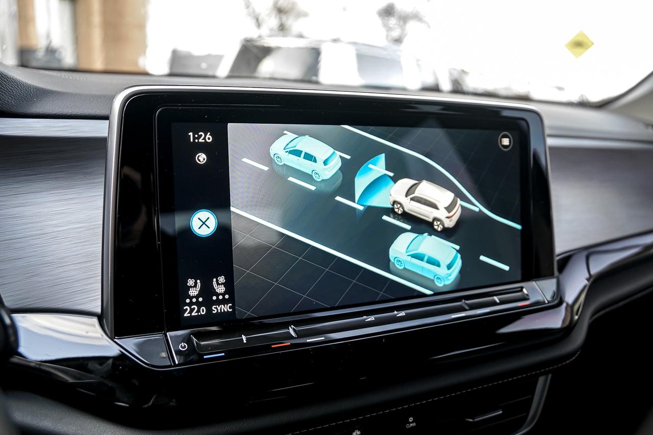 2024 Volkswagen Atlas Cross Sport COMFORTLINE | 4MOTION | BSM | LEATHER INT | COOLED Photo