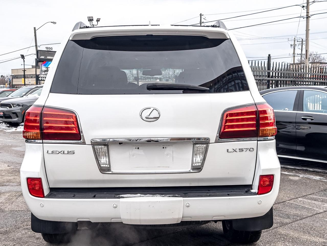 2010 Lexus LX 570 4WD | 8 PASS | NAVI | DVD | KEYLESS ENTRY | SUNROO Photo