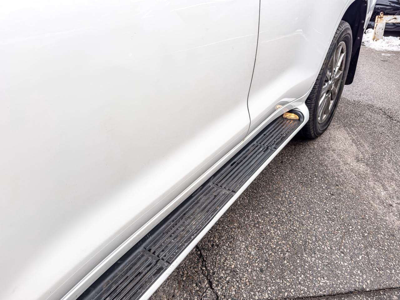 2010 Lexus LX 570 4WD | 8 PASS | NAVI | DVD | KEYLESS ENTRY | SUNROO Photo