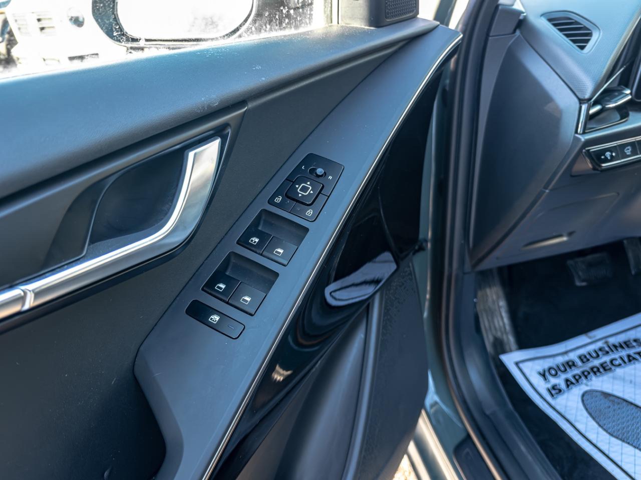 2024 Kia NIRO EV WIND+ | BSM | NAVI | LDW | CARPLAY | ONE OWNER Photo