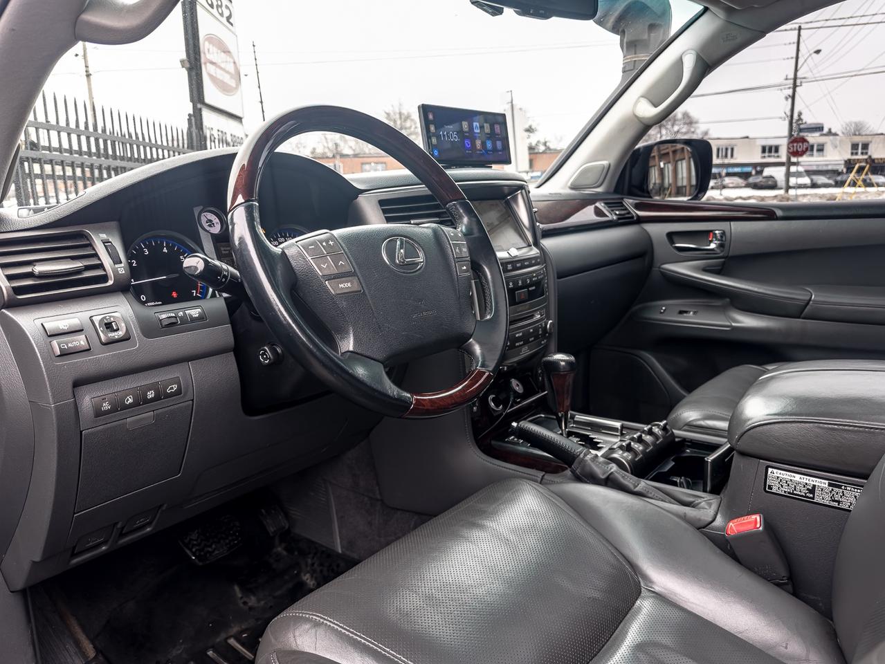 2009 Lexus LX LX 570 AWD| CLEAN CARFAX | 7 PASS | NAVI | SUNROOF Photo