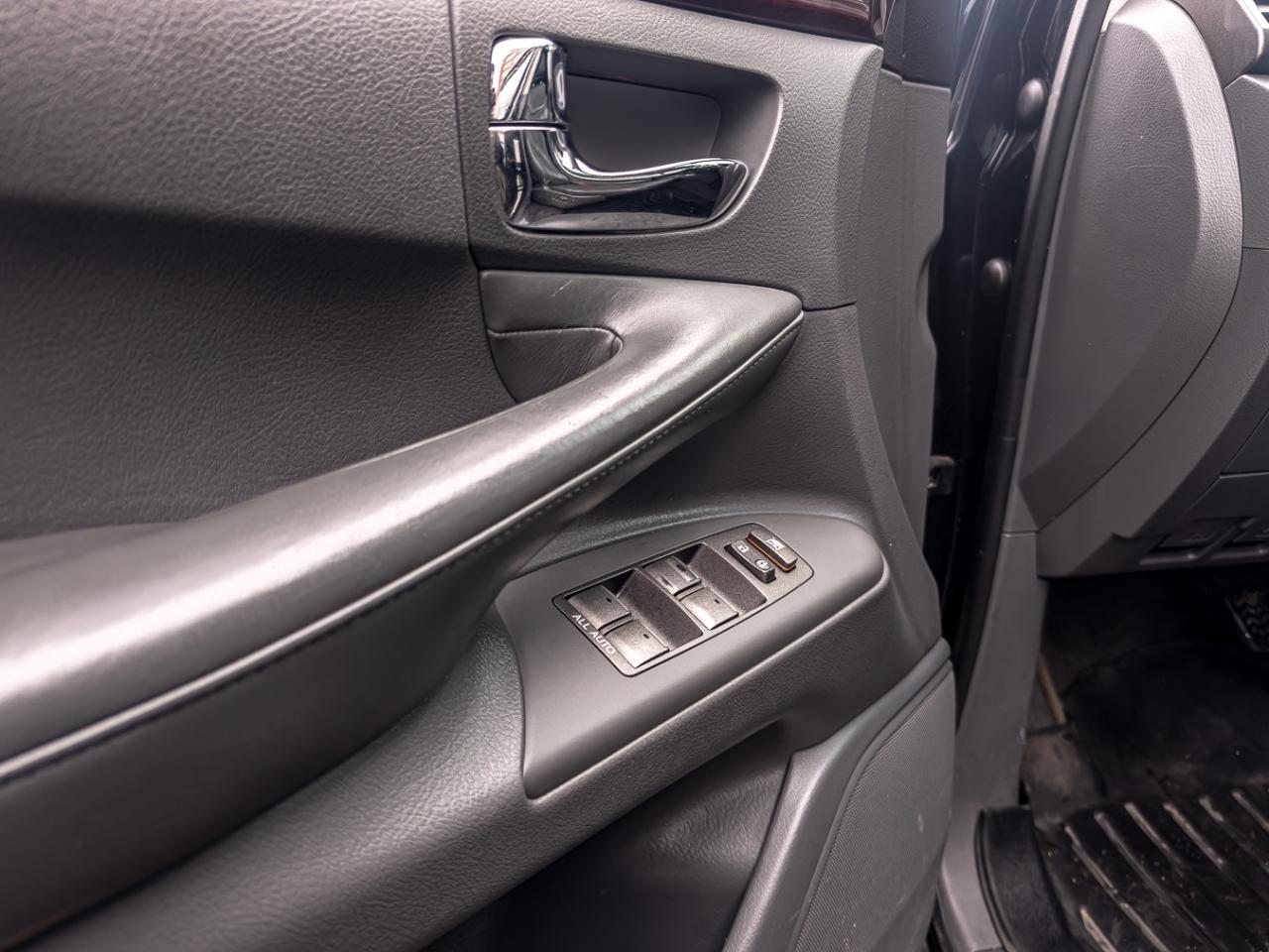 2009 Lexus LX LX 570 AWD| CLEAN CARFAX | 7 PASS | NAVI | SUNROOF Photo