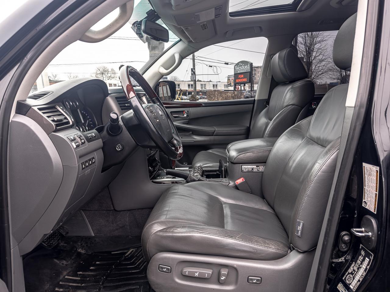 2009 Lexus LX LX 570 AWD| CLEAN CARFAX | 7 PASS | NAVI | SUNROOF Photo