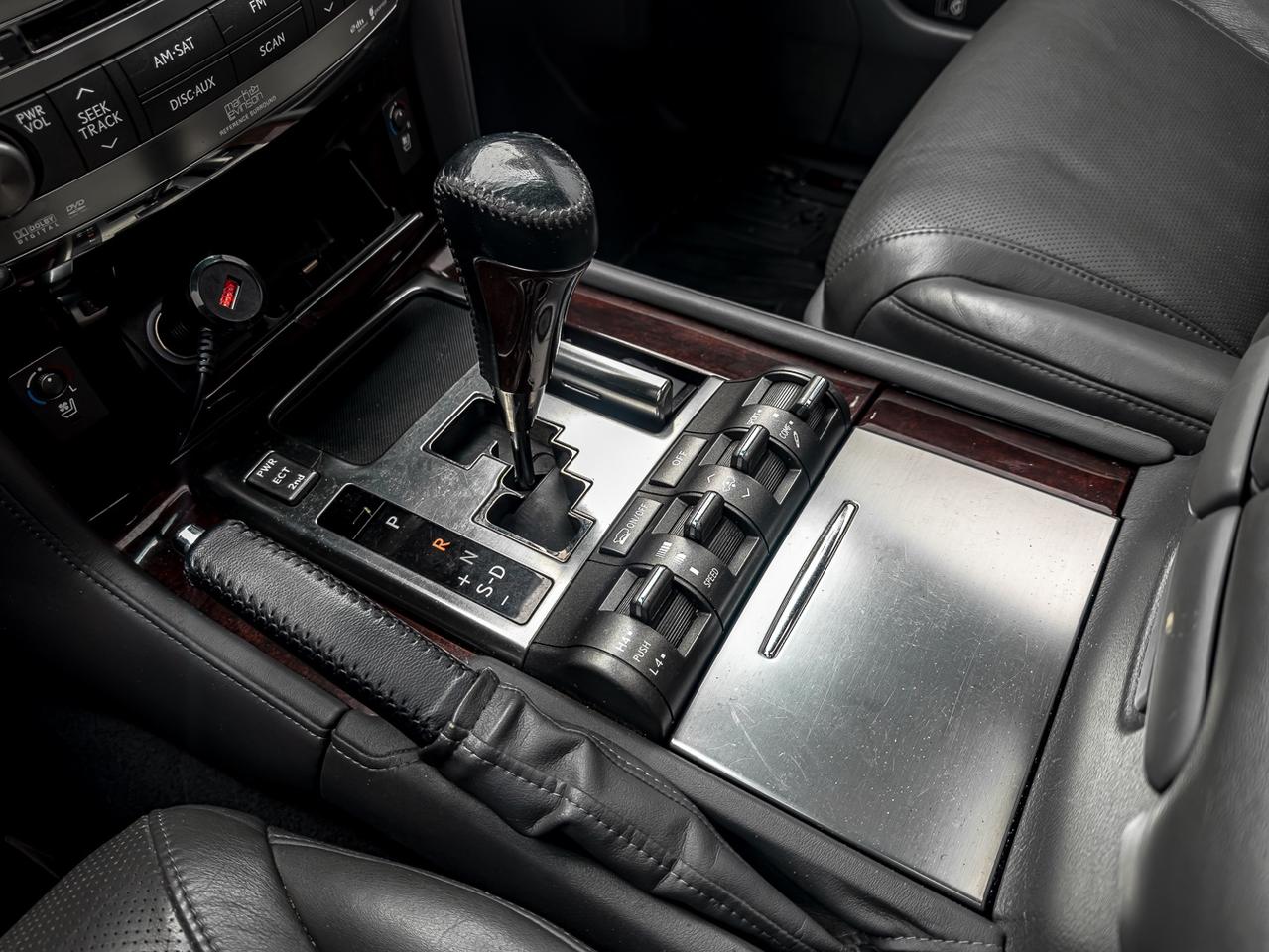 2009 Lexus LX LX 570 AWD| CLEAN CARFAX | 7 PASS | NAVI | SUNROOF Photo