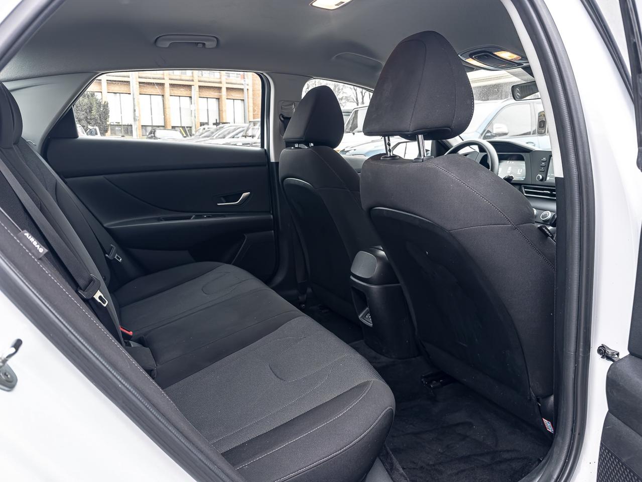 2024 Hyundai Elantra ESSENTIAL  | ONE OWNER | HEATED SEATS | CARPLAY | Photo