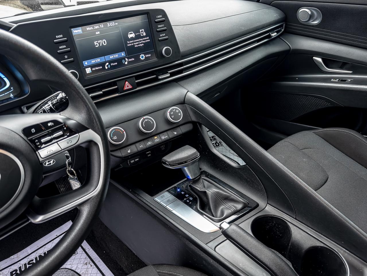 2024 Hyundai Elantra ESSENTIAL  | ONE OWNER | HEATED SEATS | CARPLAY | Photo