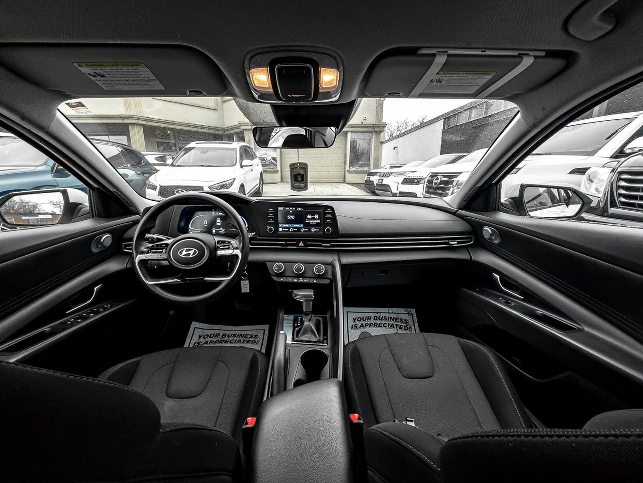 2024 Hyundai Elantra ESSENTIAL  | ONE OWNER | HEATED SEATS | CARPLAY | Photo