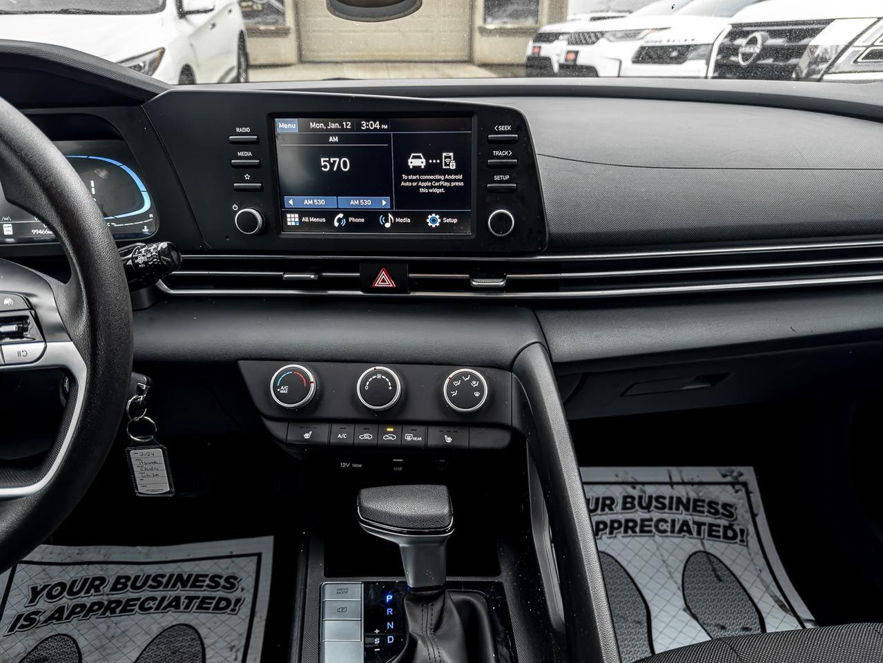 2024 Hyundai Elantra ESSENTIAL  | ONE OWNER | HEATED SEATS | CARPLAY | Photo