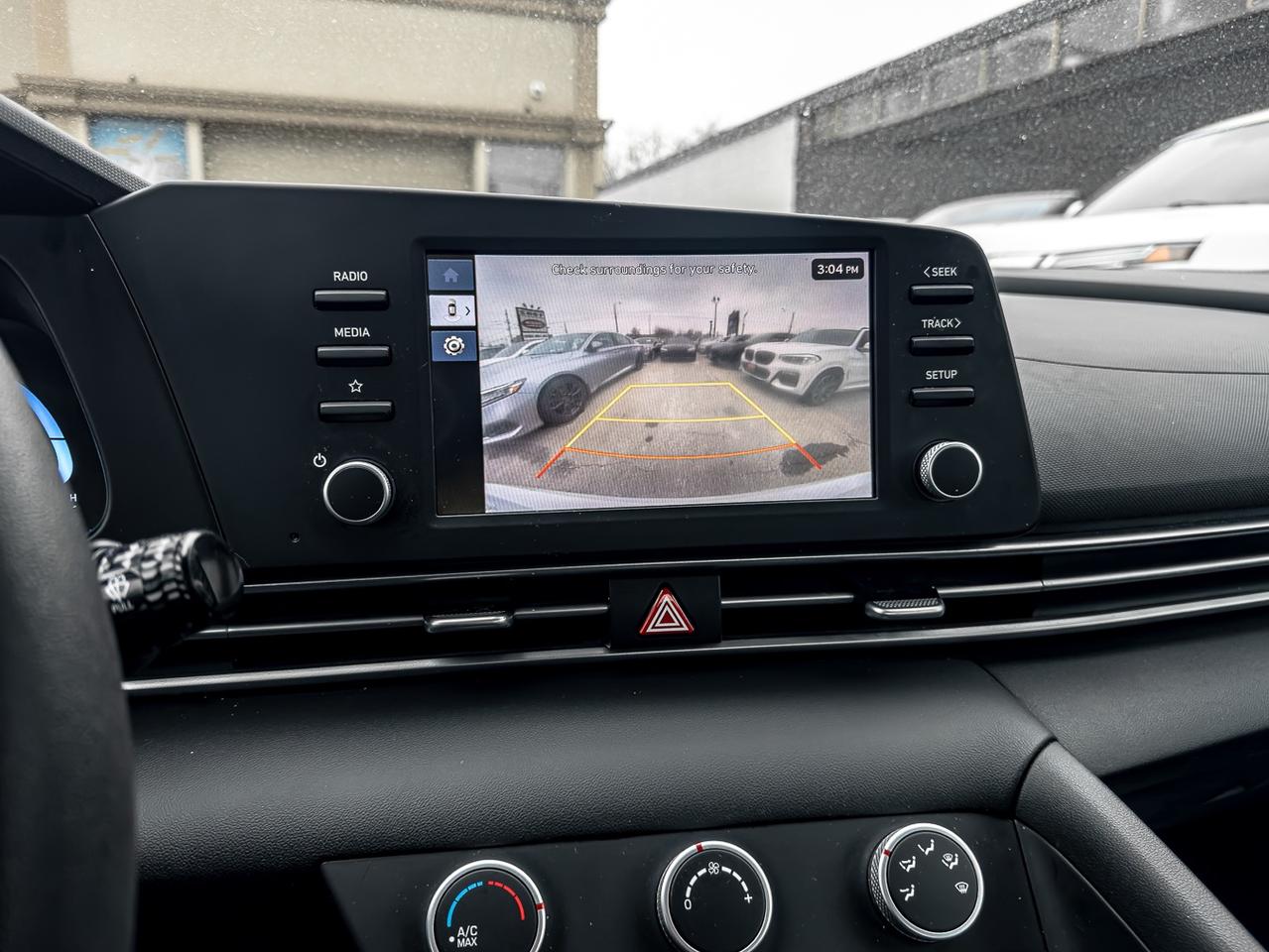 2024 Hyundai Elantra ESSENTIAL  | ONE OWNER | HEATED SEATS | CARPLAY | Photo