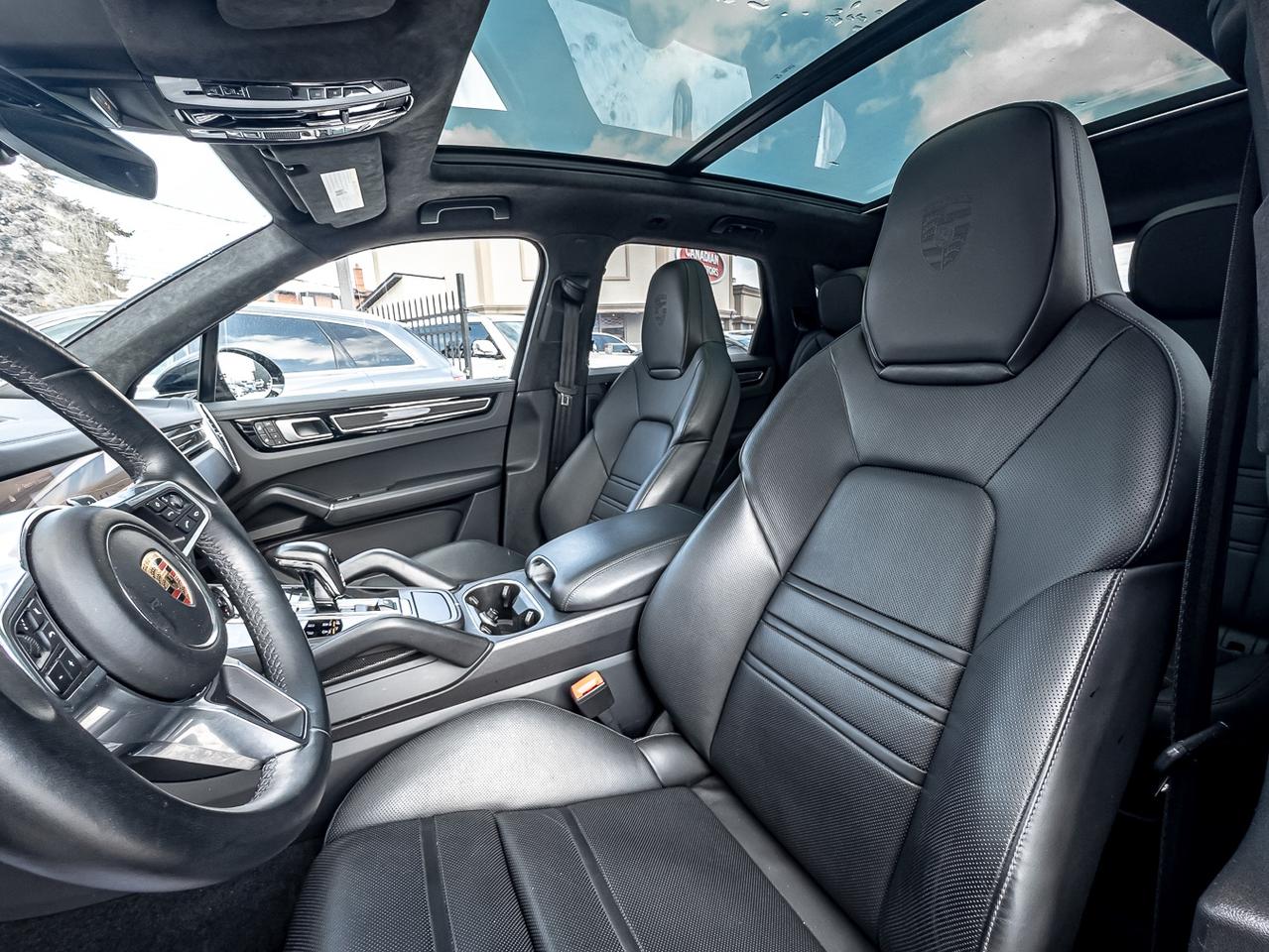 2023 Porsche Cayenne GTS AWD | 493 HP | CLEAN CARFAX | ONE OWNER | SOFT Photo