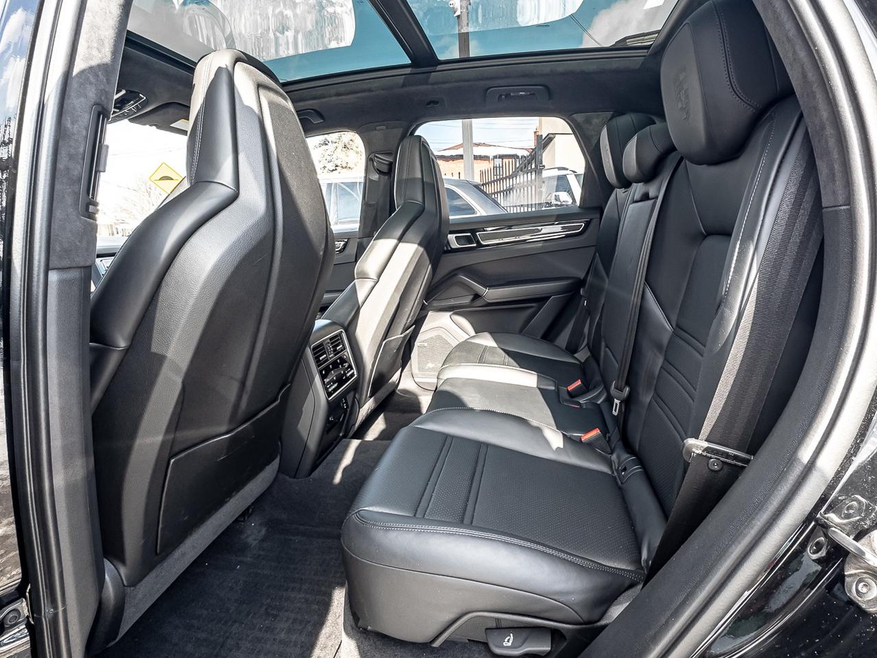 2023 Porsche Cayenne GTS AWD | 493 HP | CLEAN CARFAX | ONE OWNER | SOFT Photo