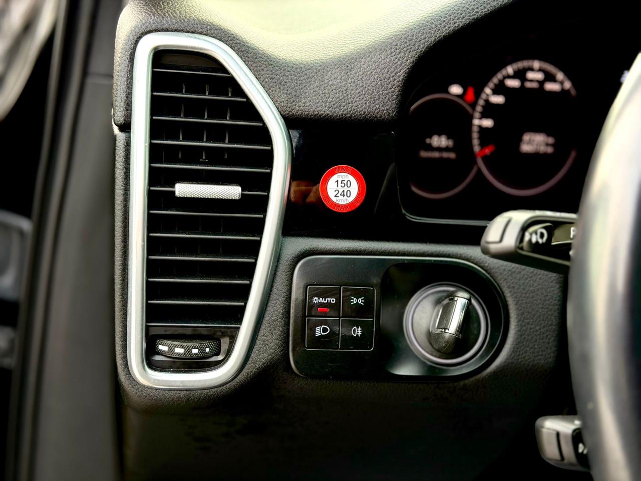 2023 Porsche Cayenne AWD | NAVI | BSM | CAM | PANO | Photo