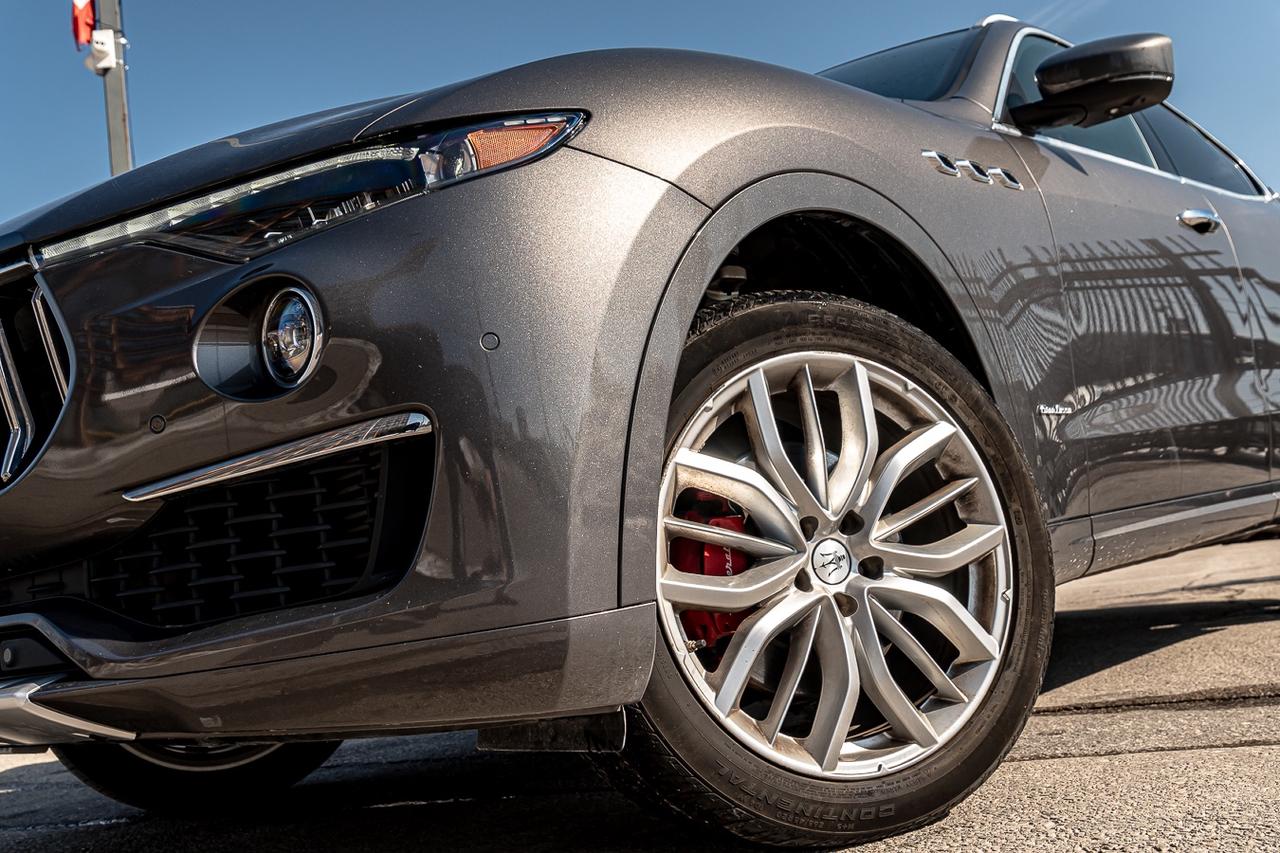 2021 Maserati Levante GranLusso AWD | ONE OWNER | NAVI | PANO | WOOD TRI Photo3