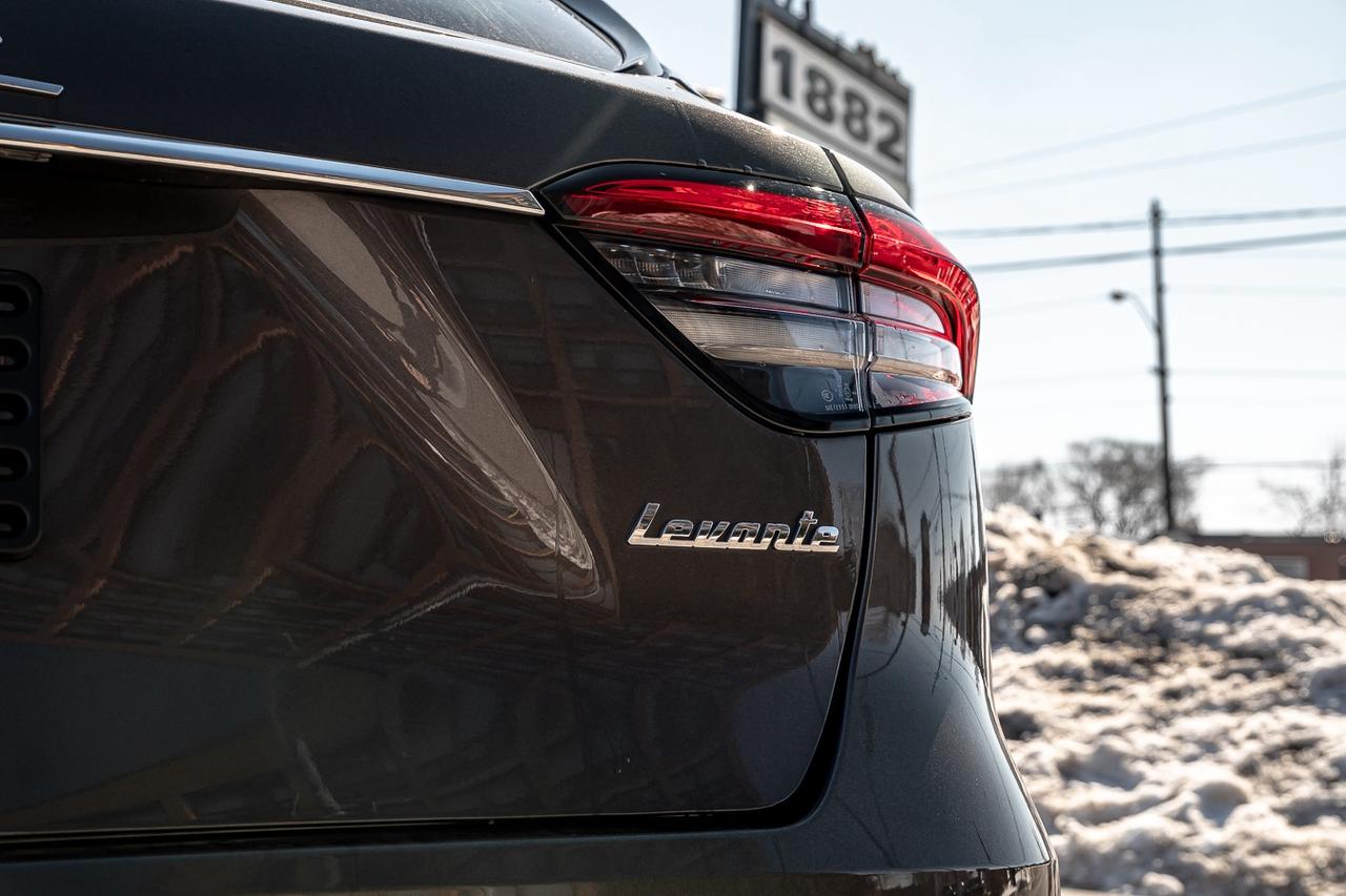 2021 Maserati Levante GranLusso AWD | ONE OWNER | NAVI | PANO | WOOD TRI Photo