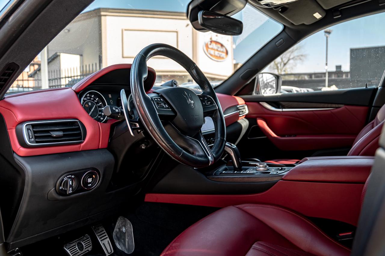 2021 Maserati Levante GranLusso AWD | ONE OWNER | NAVI | PANO | WOOD TRI Photo