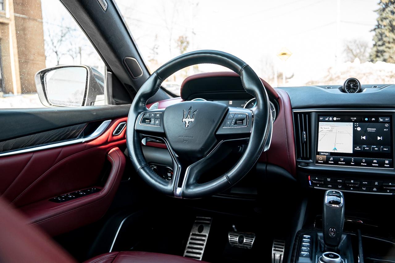 2021 Maserati Levante GranLusso AWD | ONE OWNER | NAVI | PANO | WOOD TRI Photo