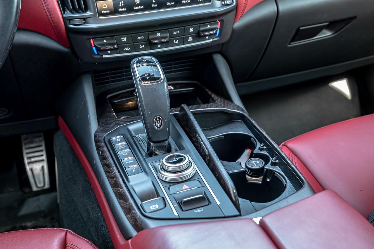 2021 Maserati Levante GranLusso AWD | ONE OWNER | NAVI | PANO | WOOD TRI Photo