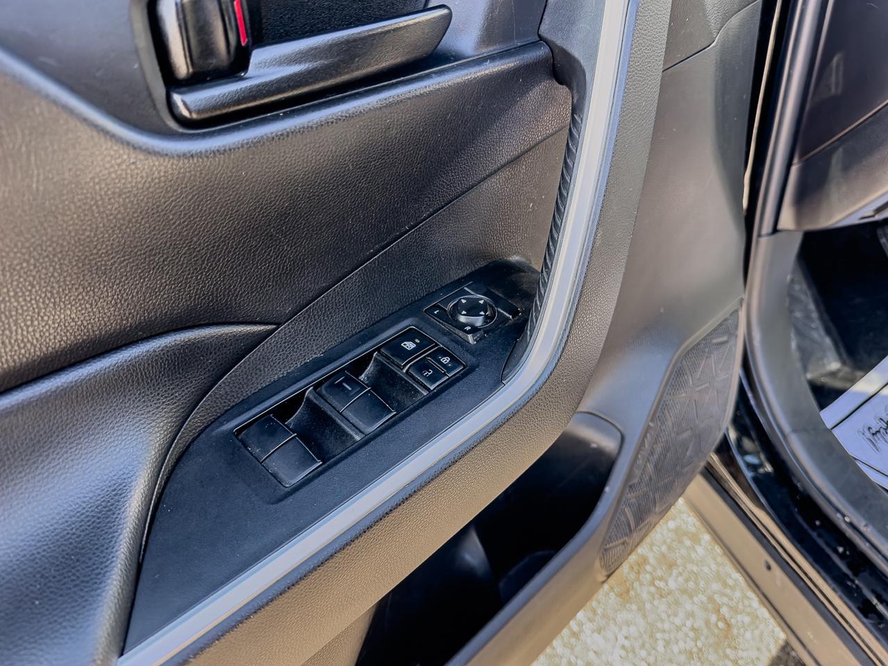 2023 Toyota RAV4 HYBRID LE AWD | CARPLAY | HEATED SEATS | CAM LDW | Photo