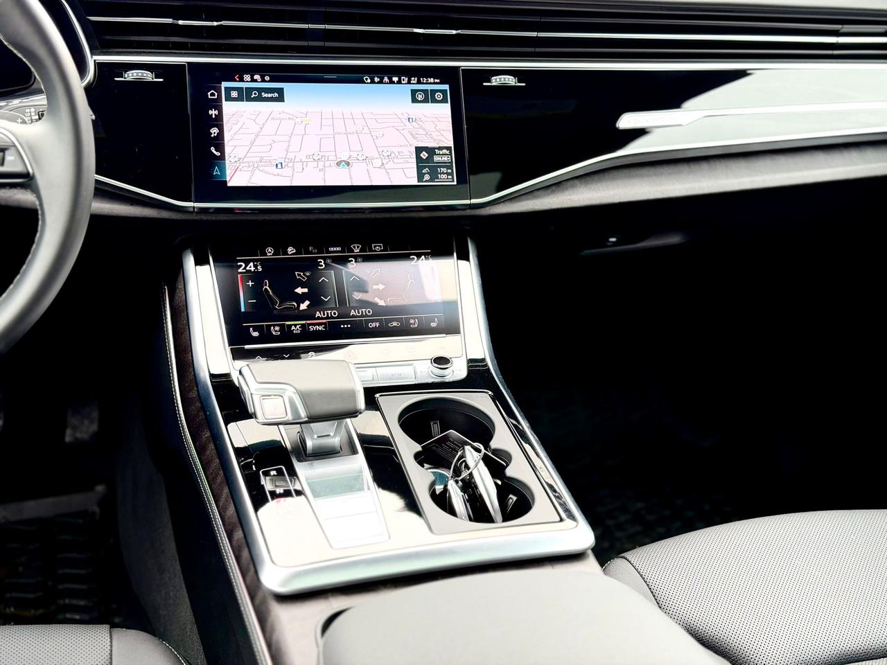 2025 Audi Q8 TECHNIK QUATTRO | HUD | NAVI | CAM | LOW KM Photo