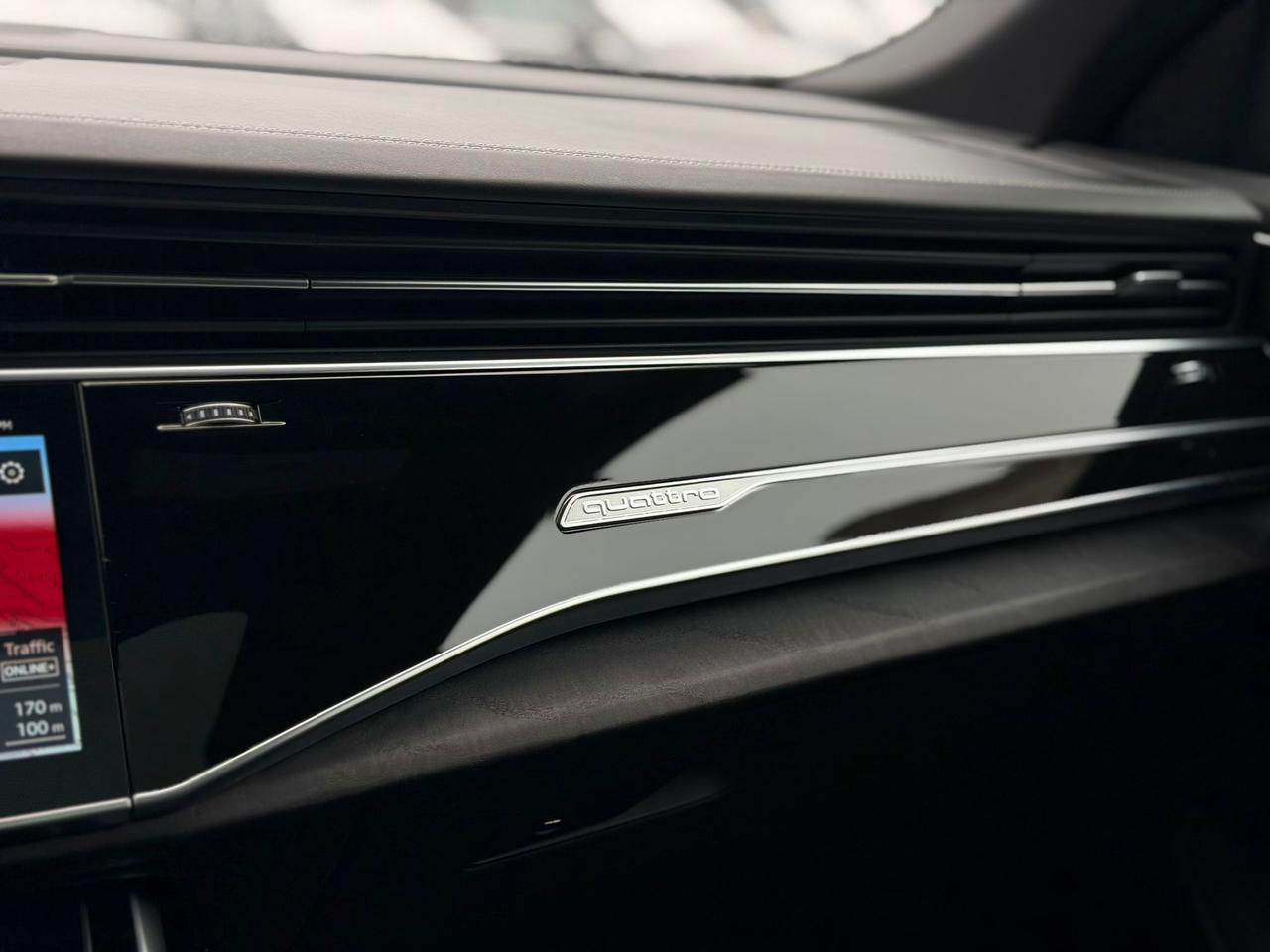 2025 Audi Q8 TECHNIK QUATTRO | HUD | NAVI | CAM | LOW KM Photo