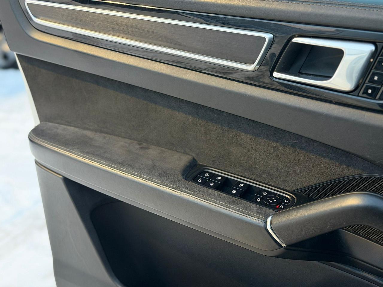 2021 Porsche Cayenne GTS COUPE | 453 HP | CLEAN CARFAX | NAVI | CAM | R Photo