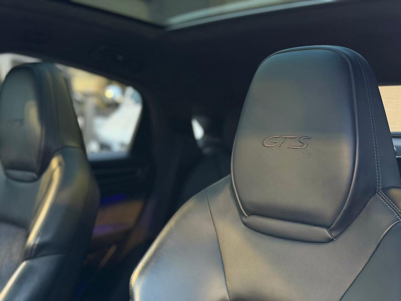 2021 Porsche Cayenne GTS COUPE | 453 HP | CLEAN CARFAX | NAVI | CAM | R Photo