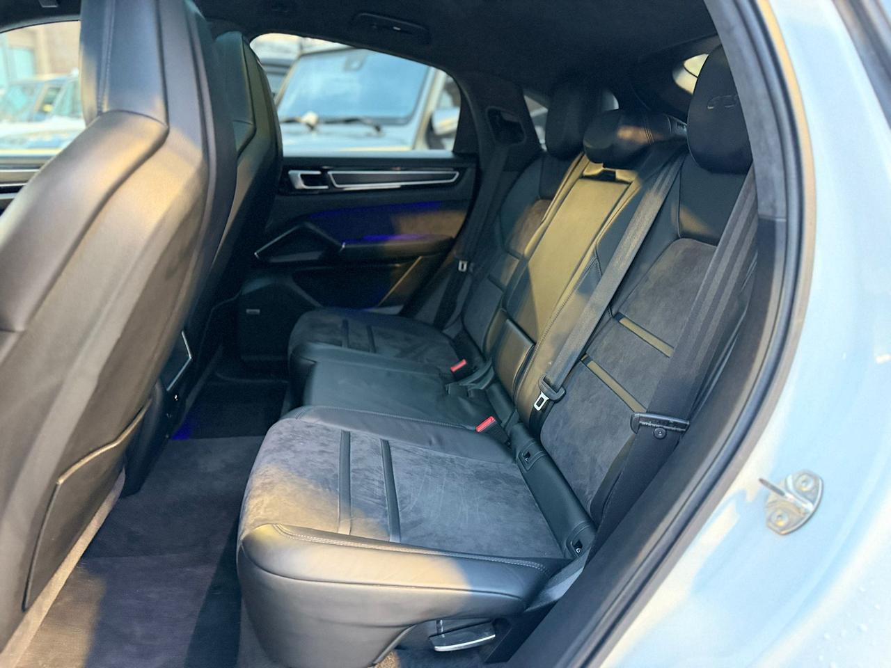 2021 Porsche Cayenne GTS COUPE | 453 HP | CLEAN CARFAX | NAVI | CAM | R Photo