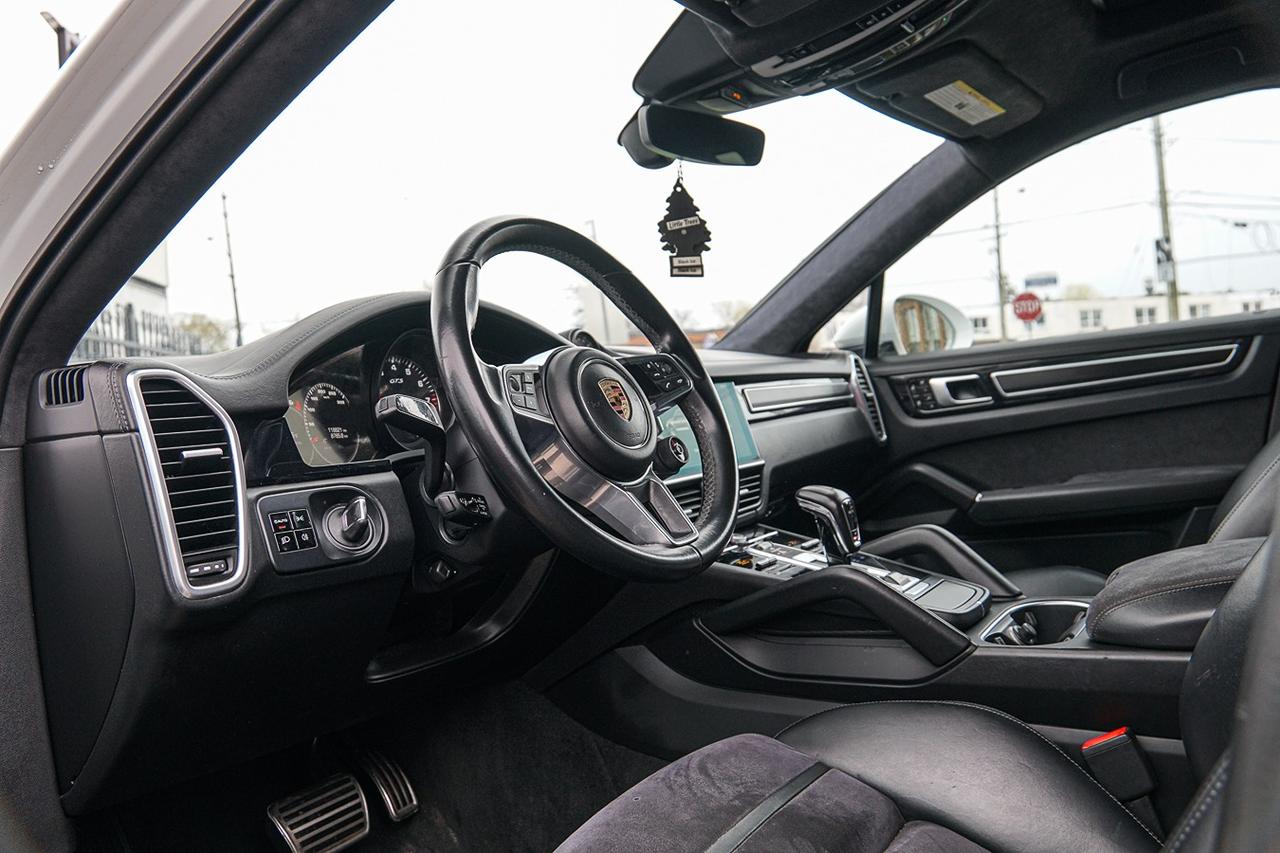 2021 Porsche Cayenne GTS COUPE | 453 HP | CLEAN CARFAX | NAVI | CAM | R Photo
