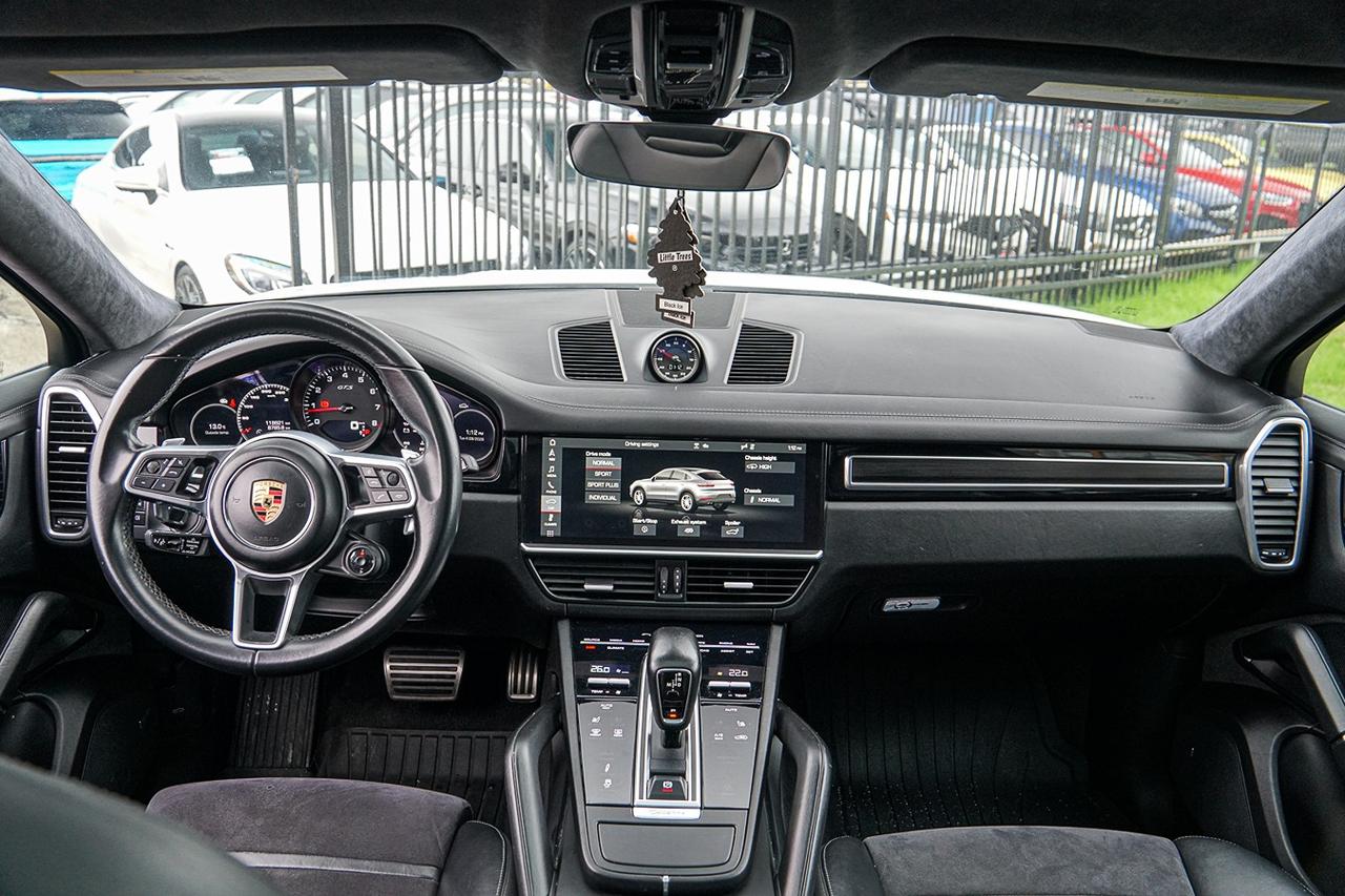 2021 Porsche Cayenne GTS COUPE | 453 HP | CLEAN CARFAX | NAVI | CAM | R Photo