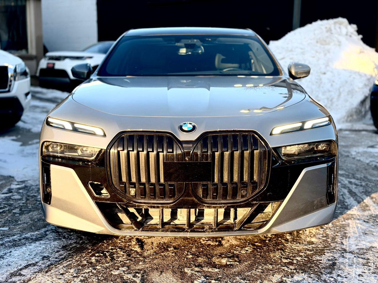 2023 BMW 760i xDrive BOWERS & WILKINS | M PKG PRO | HUD | REAR STEERIN Photo