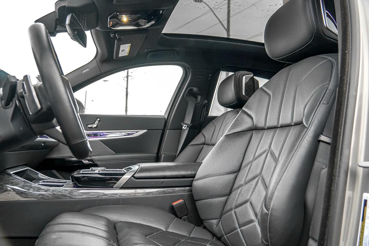 2023 BMW 7 Series BOWERS & WILKINS | M PKG PRO | HUD | REAR STEERIN Photo