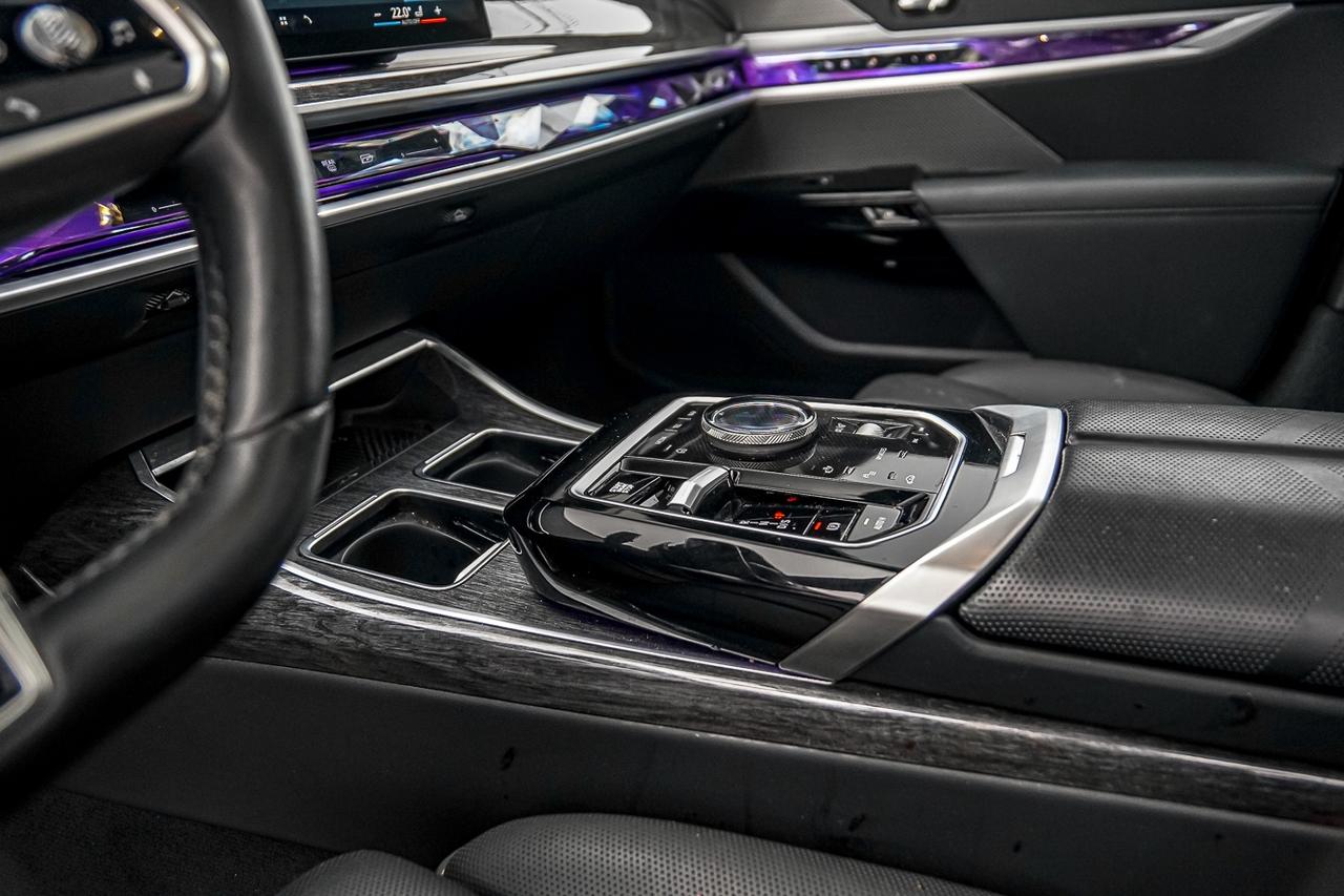 2023 BMW 7 Series BOWERS & WILKINS | M PKG PRO | HUD | REAR STEERIN Photo