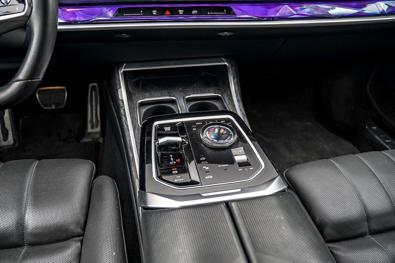 2023 BMW 7 Series BOWERS & WILKINS | M PKG PRO | HUD | REAR STEERIN Photo