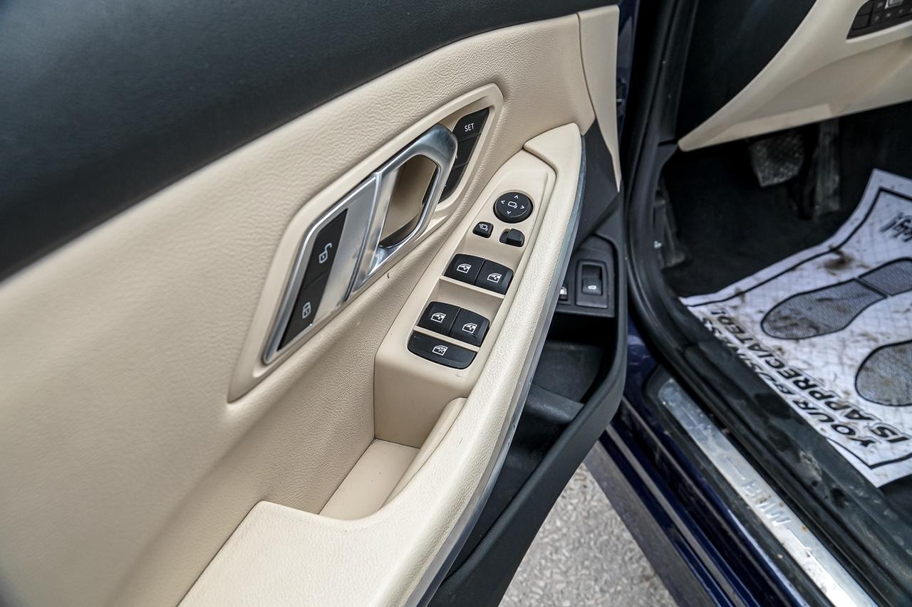 2022 BMW 330e xDrive PLUG IN HYBRID | NAVI | CAM | ROOF | CLEAN CARFAX Photo