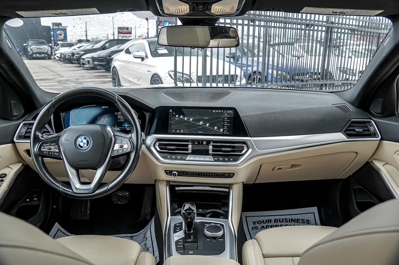 2022 BMW 330e xDrive PLUG IN HYBRID | NAVI | CAM | ROOF | CLEAN CARFAX Photo
