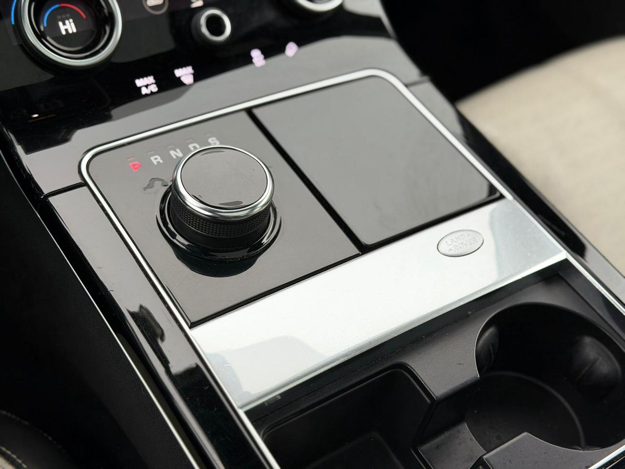 2020 Land Rover Range Rover Velar R-DYNAMIC | MERIDIAN SURROUND | NAVI | CAM | PANO Photo