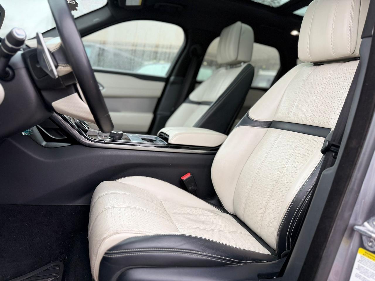 2020 Land Rover Range Rover Velar R-DYNAMIC | MERIDIAN SURROUND | NAVI | CAM | PANO Photo