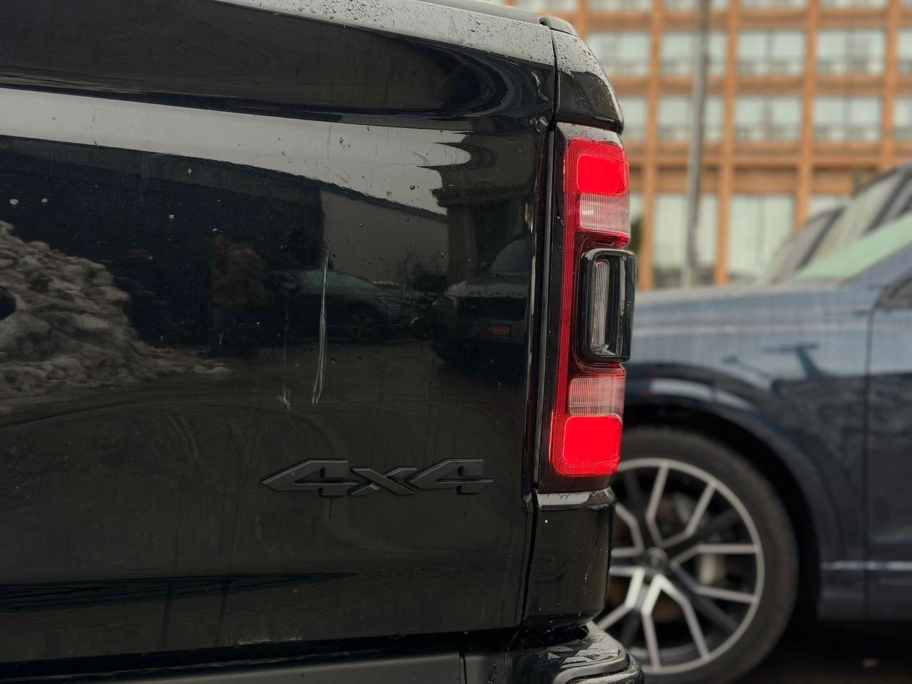 2020 RAM 1500 SPORT CREW CAB 6'4" BOX | 5.7L V8 HEMI | NAVI | CA Photo