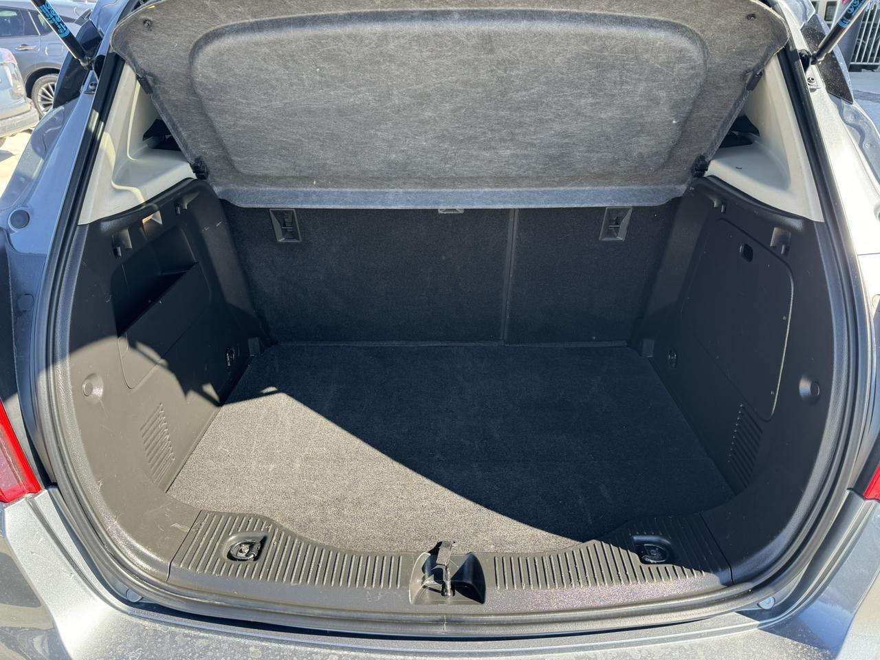 2020 Buick Encore FWD 4dr Sport Touring Photo