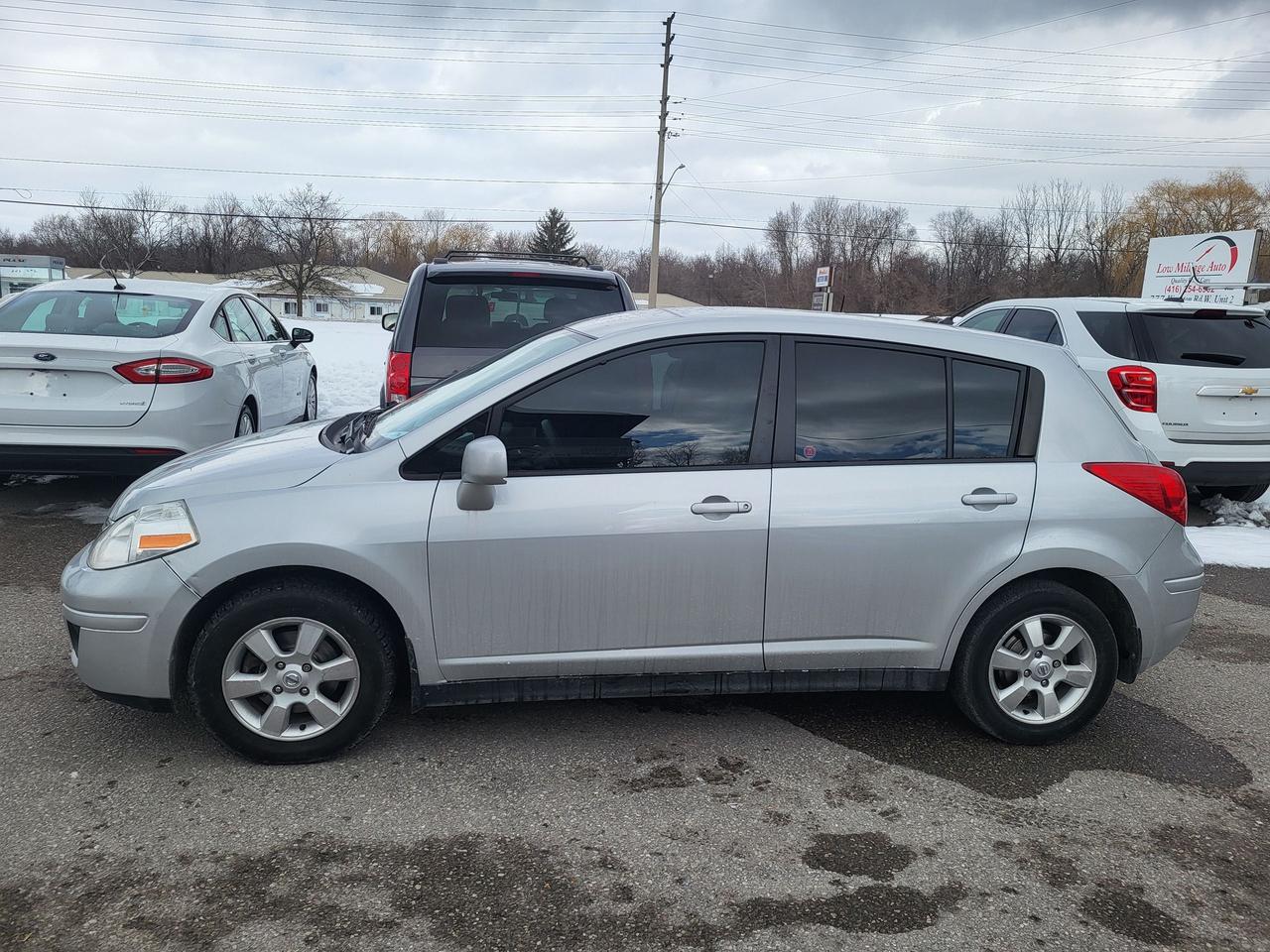 2012 Nissan Versa 1.8 SL Photo