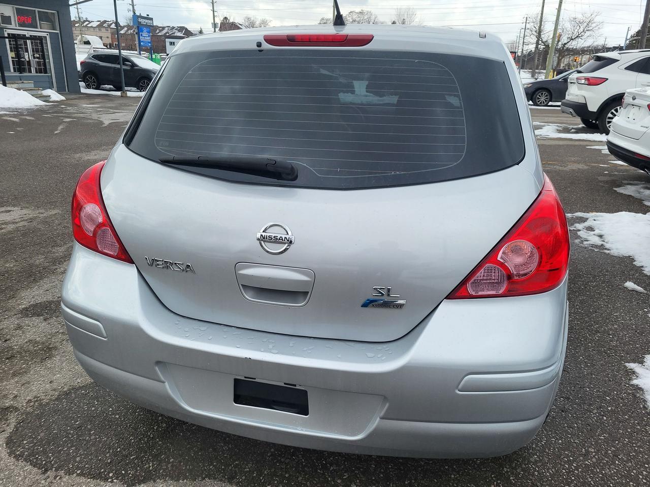 2012 Nissan Versa 1.8 SL Photo