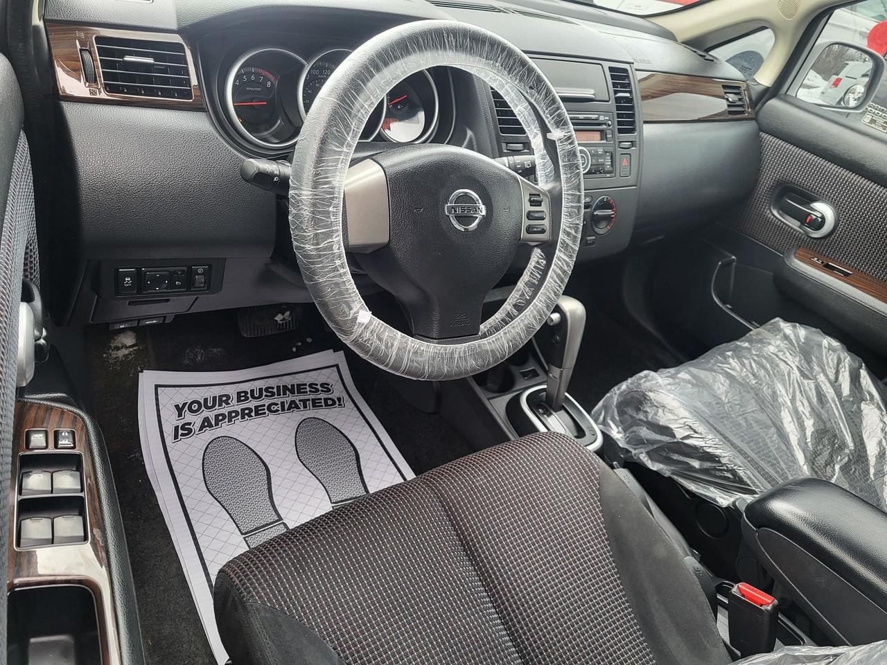 2012 Nissan Versa 1.8 SL Photo4